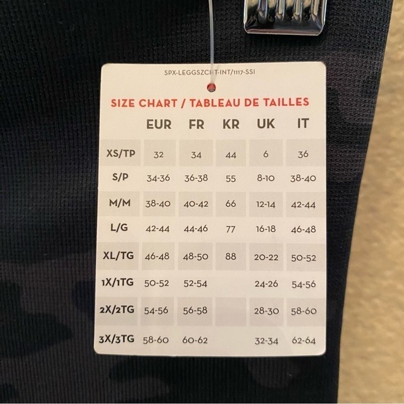 NWT~SPANX Women Black Camo Cropped Lamn Leggings Size Medium - Picture 7 of 7